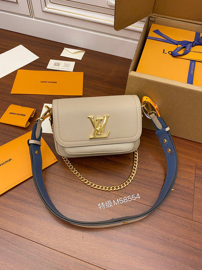Fan Fashion Lu-Vi bags - 17235