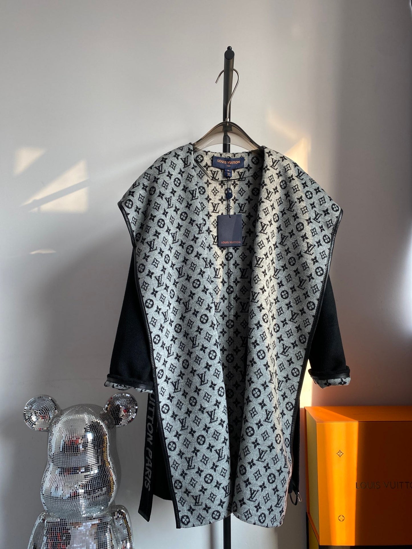 Luxury Louis Vuitton  Wrap Coat 043