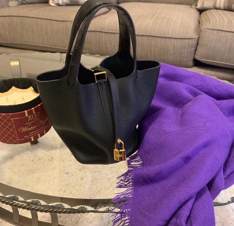 Amelia - HMS Bags - 1766