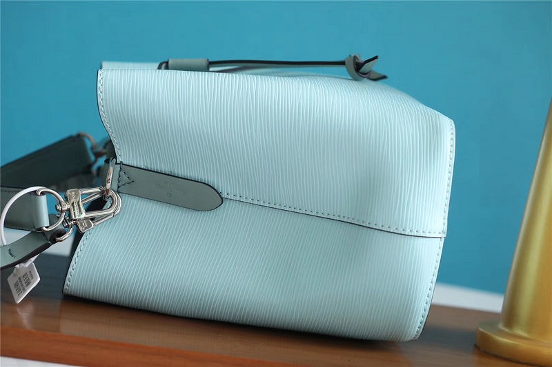 Fan Fashion Lu-Vi bags - 8558
