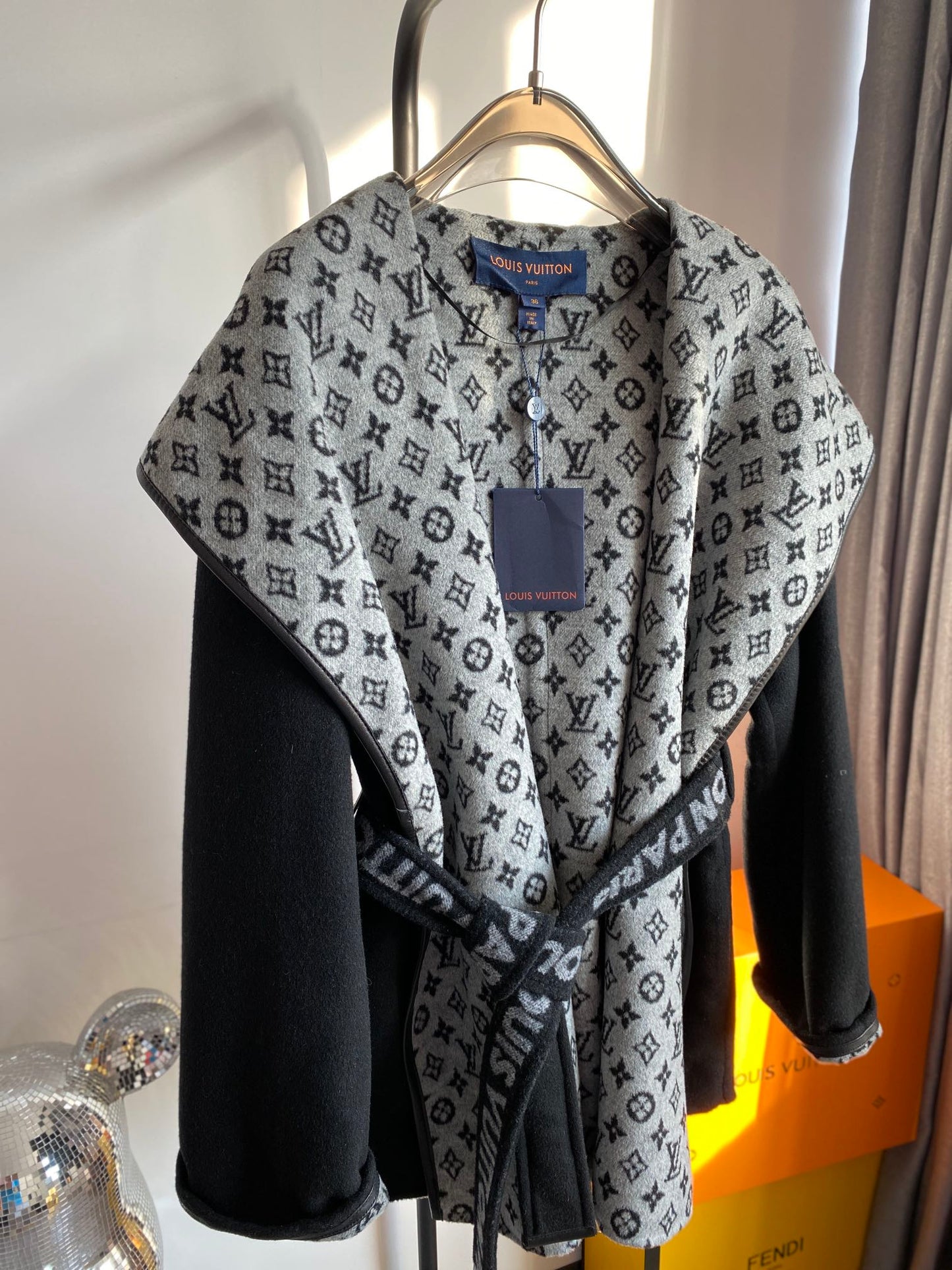 Luxury Louis Vuitton  Wrap Coat 044