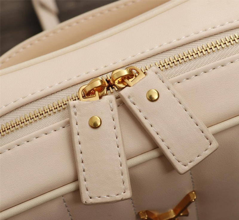 Amelia - YSL Bag - 2885