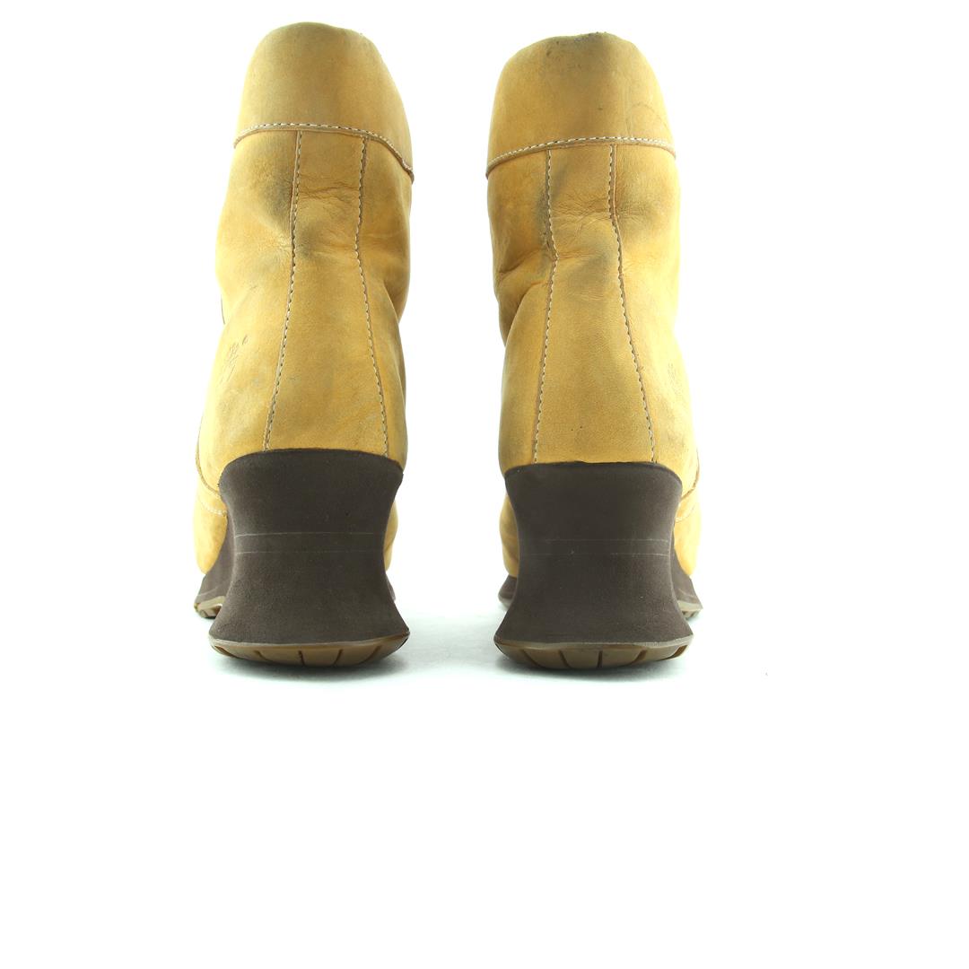 TIMBERLAND .