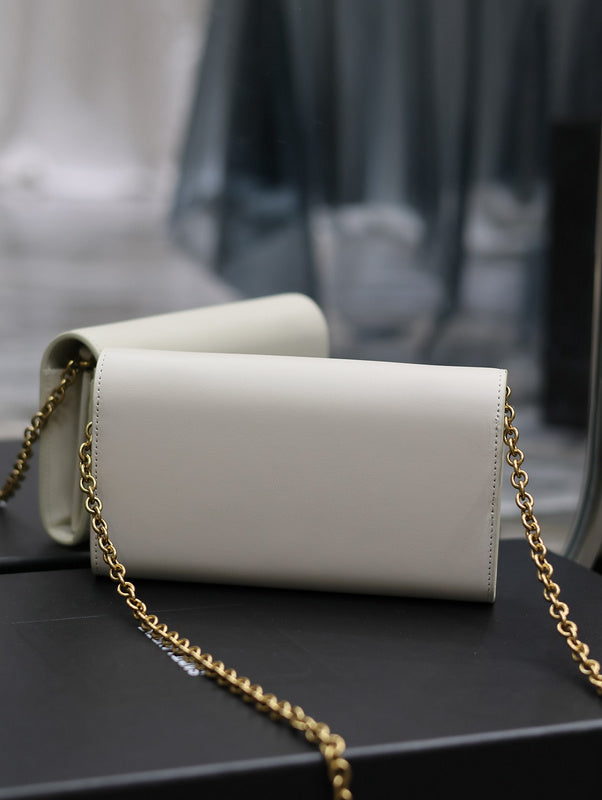 Amelia - YSL Bag - 1932