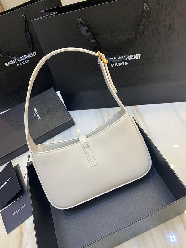 Amelia - YSL Bag - 2383