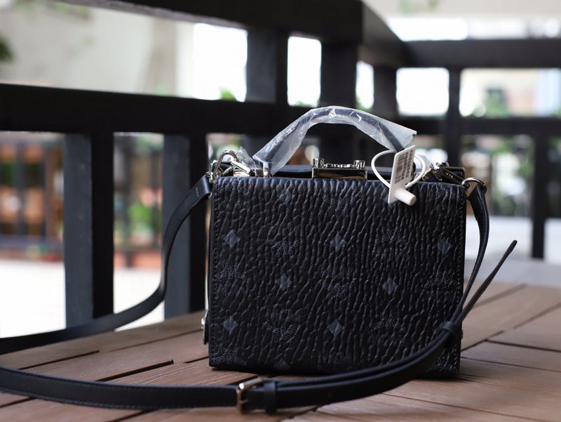 Amelia - MAmeliaBRANDED BAGS - 240
