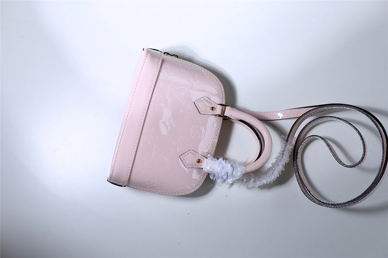 Fan Fashion Lu-Vi bags - 8300