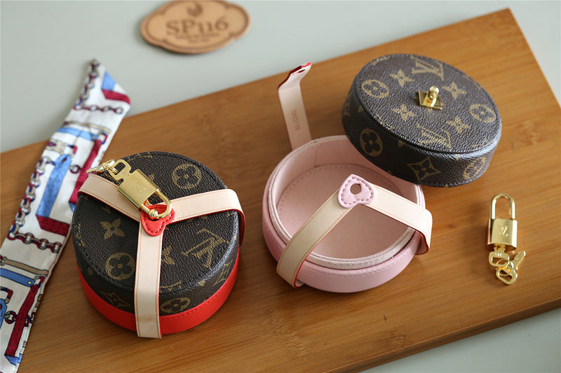 Fan Fashion Lu-Vi bags - 9356