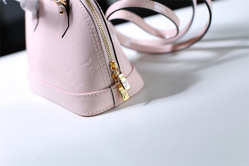 Fan Fashion Lu-Vi bags - 8300