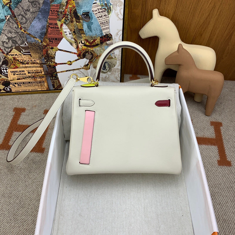 Amelia - HMS Bags - 1719