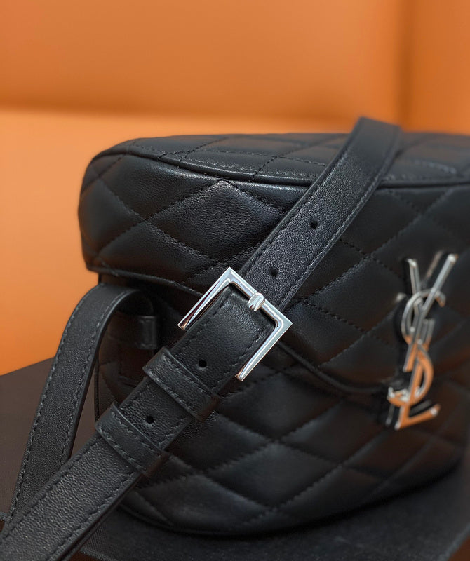 Amelia - YSL Bag - 2057
