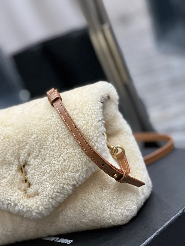 Amelia - YSL Bag - 3920