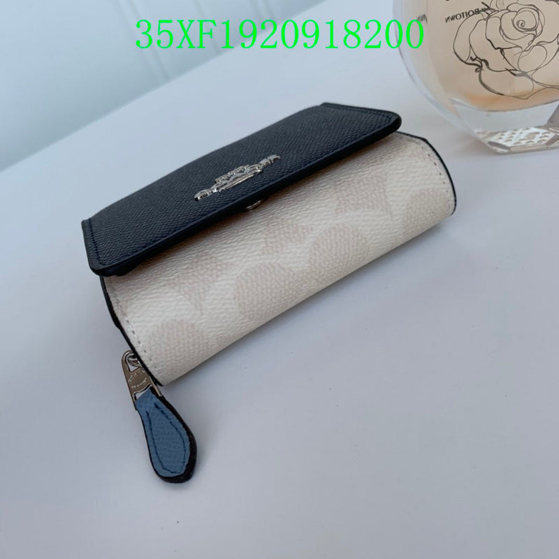 Amelia - CAH Wallet - 069