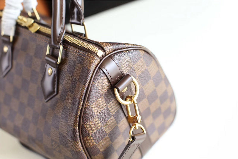 Fan Fashion Lu-Vi bags - 8149