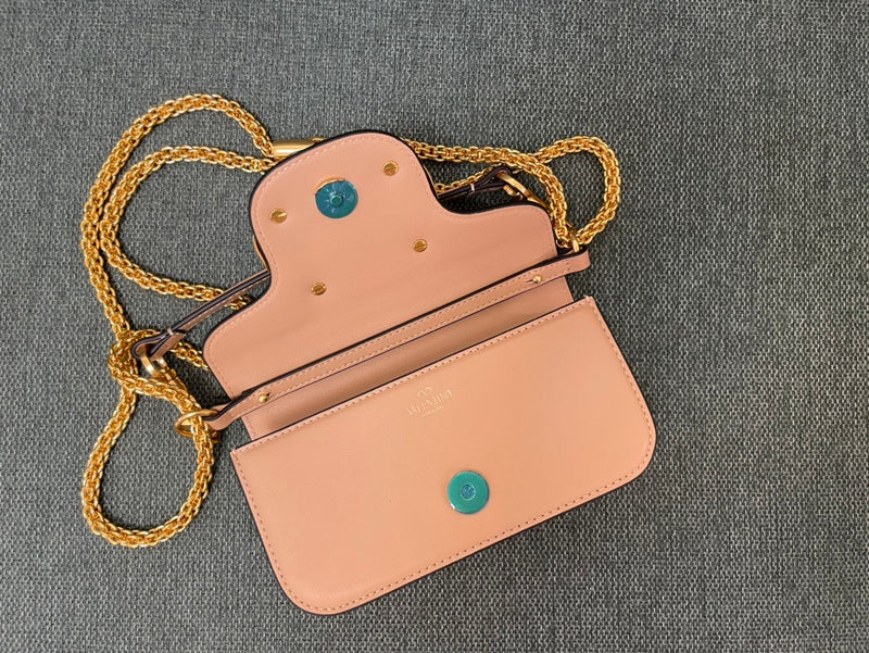 Amelia's Bag Gallery - VEL Bags - 002