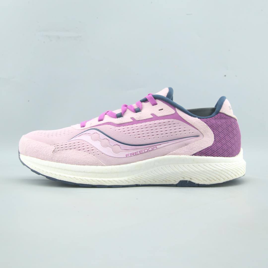 SAUCONY FREEDOM 4