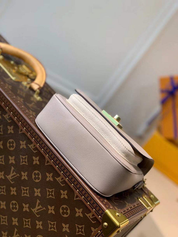 Fan Fashion Lu-Vi bags - 17544