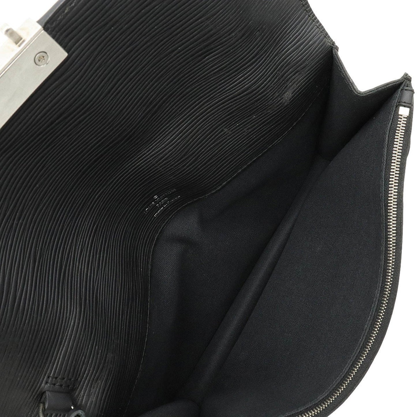 Louis Vuitton Taiga  Leather Clutch Bag