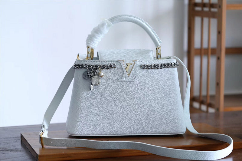 Fan Fashion Lu-Vi bags - 8387