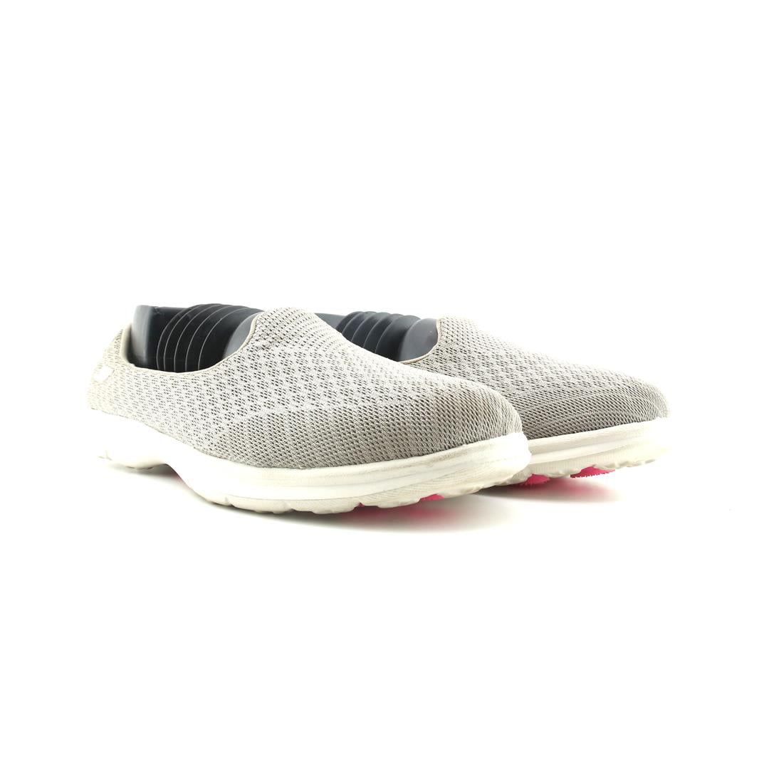 SKECHERS  GO STEP ELATED