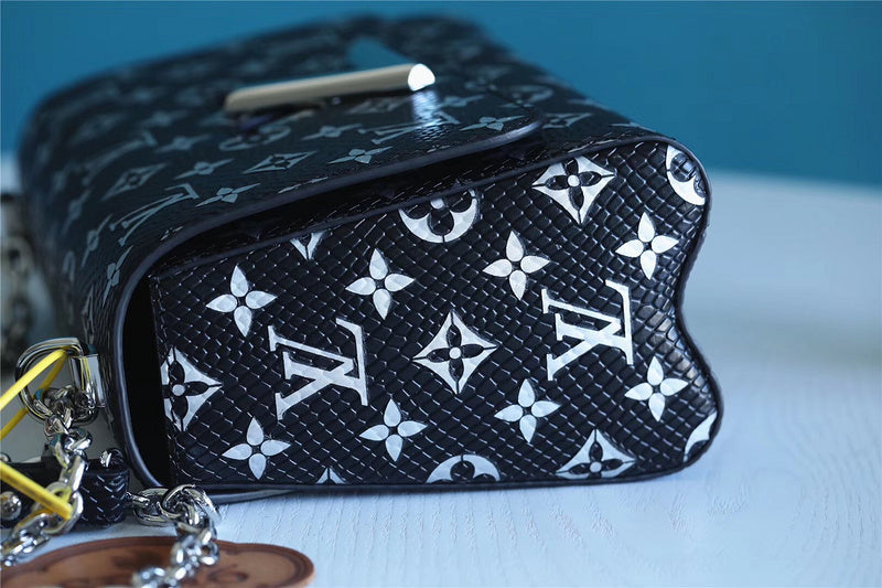 Fan Fashion Lu-Vi bags - 8472