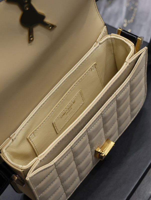Amelia - YSL Bag - 4007
