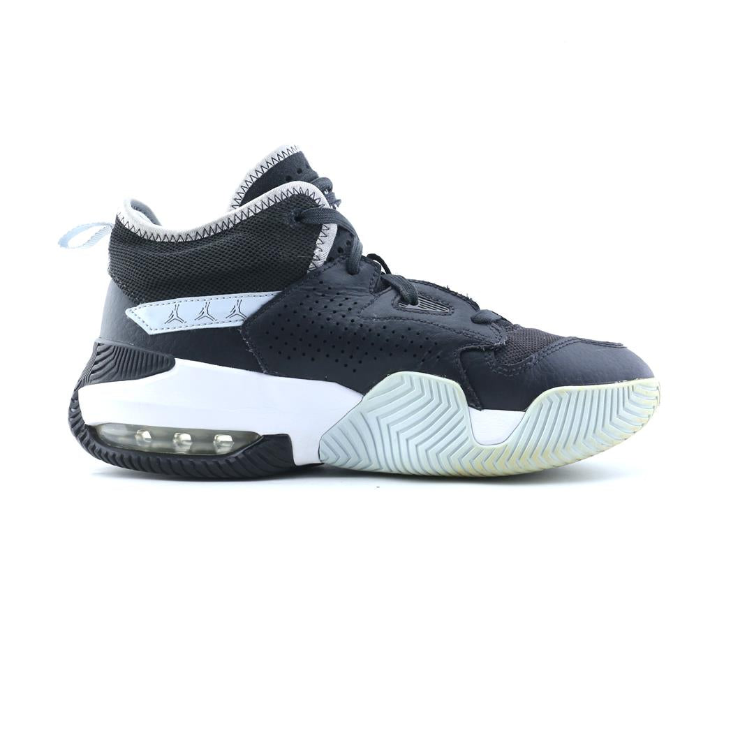 JORDAN AIR  STAY LOYAL 2