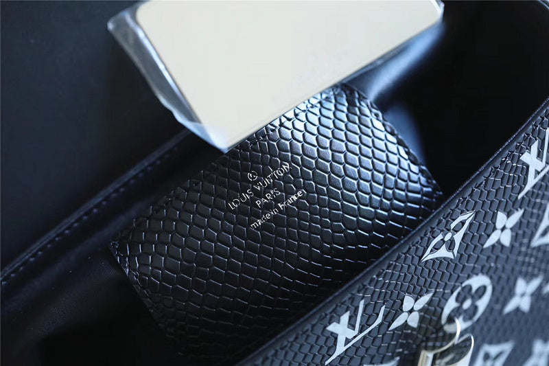 Fan Fashion Lu-Vi bags - 8472