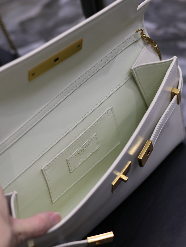 Amelia - YSL Bag - 1857