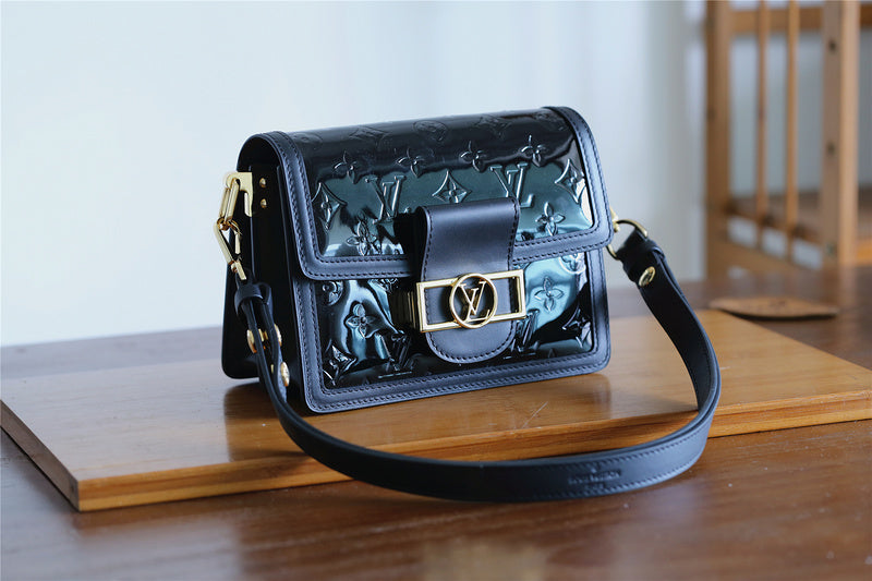 Fan Fashion Lu-Vi bags - 8130