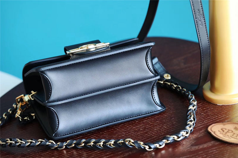 Fan Fashion Lu-Vi bags - 8115