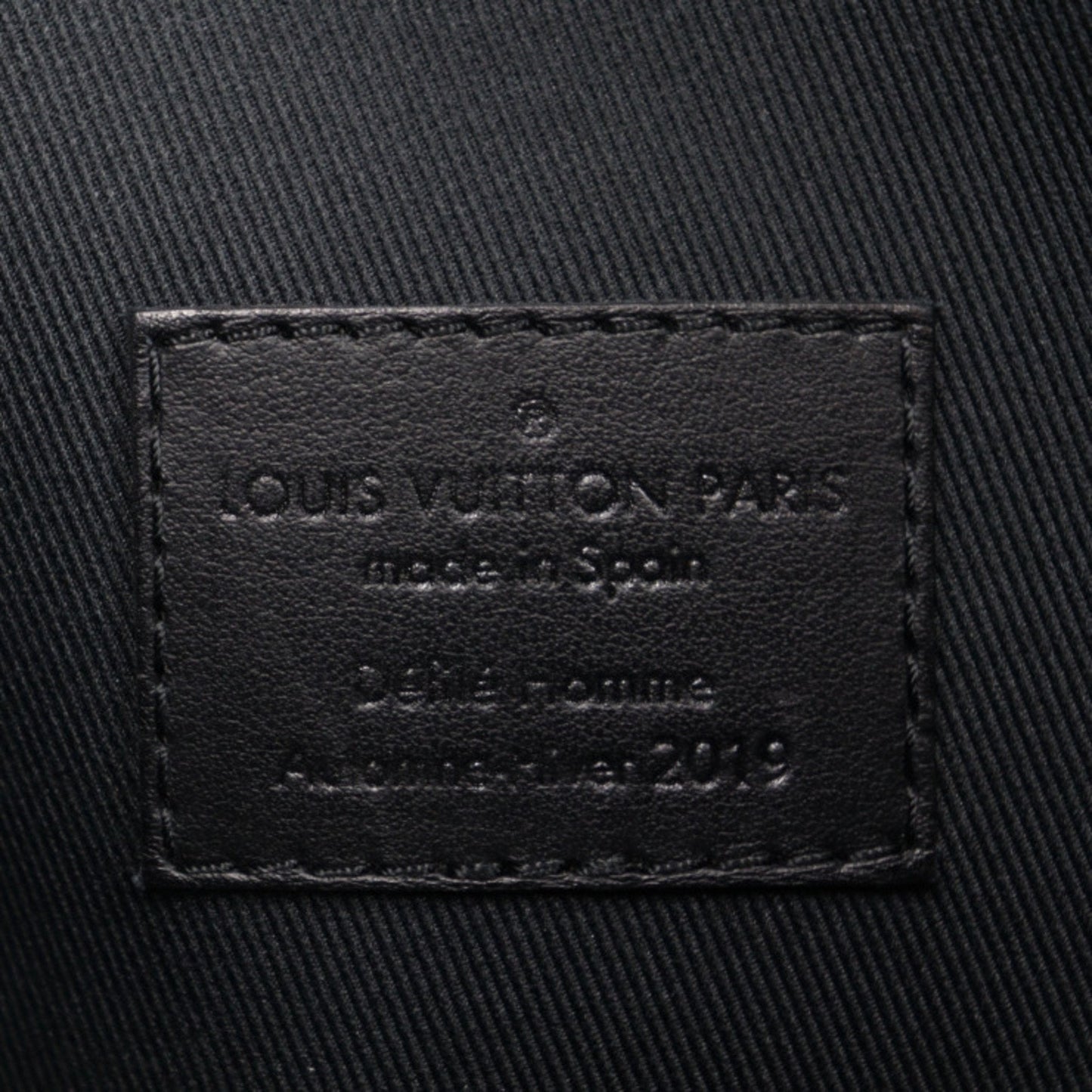Louis Vuitton Taiga  Leather Clutch Bag