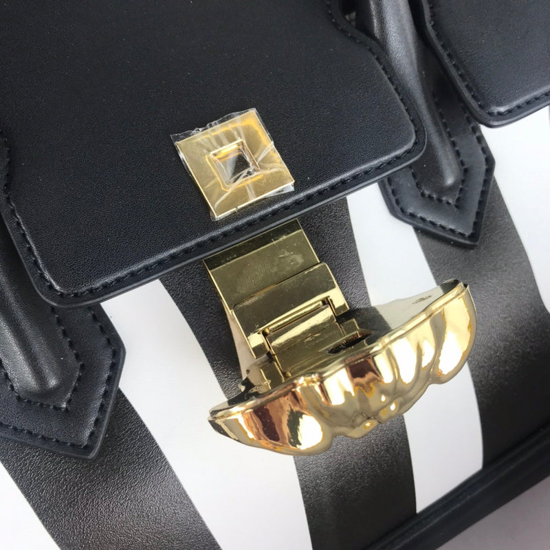 Amelia's Bag Gallery - VAR Bags - 281