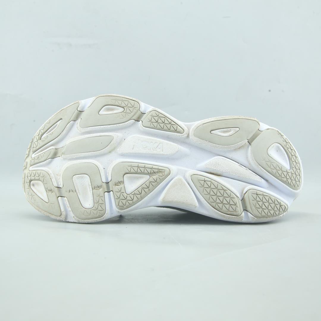 HOKA ONE ONE BONDI 8