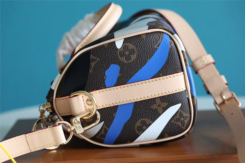 Fan Fashion Lu-Vi bags - 8154