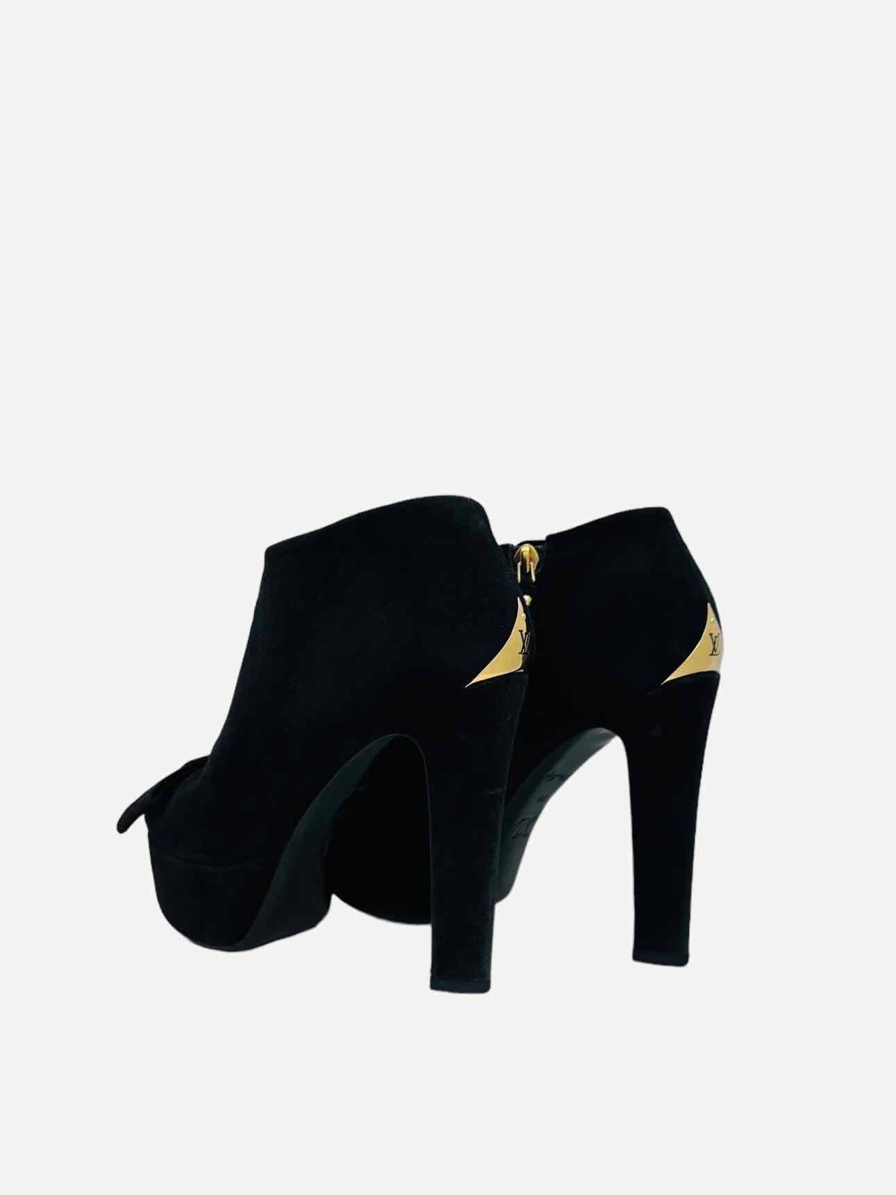 LOUIS VUITTON Peep Toe Black Size EU 38 Booties