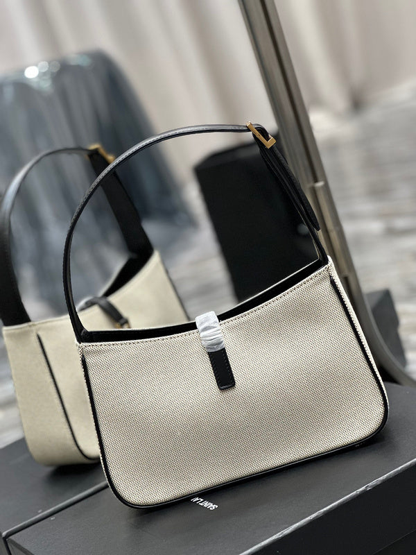 Amelia - YSL Bag - 3991