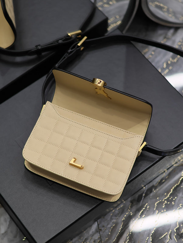 Amelia - YSL Bag - 4007
