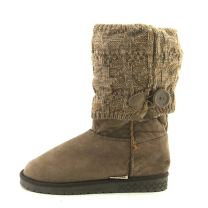 MUK LUKS .