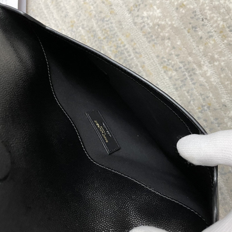 Amelia - YSL Bag - 3821