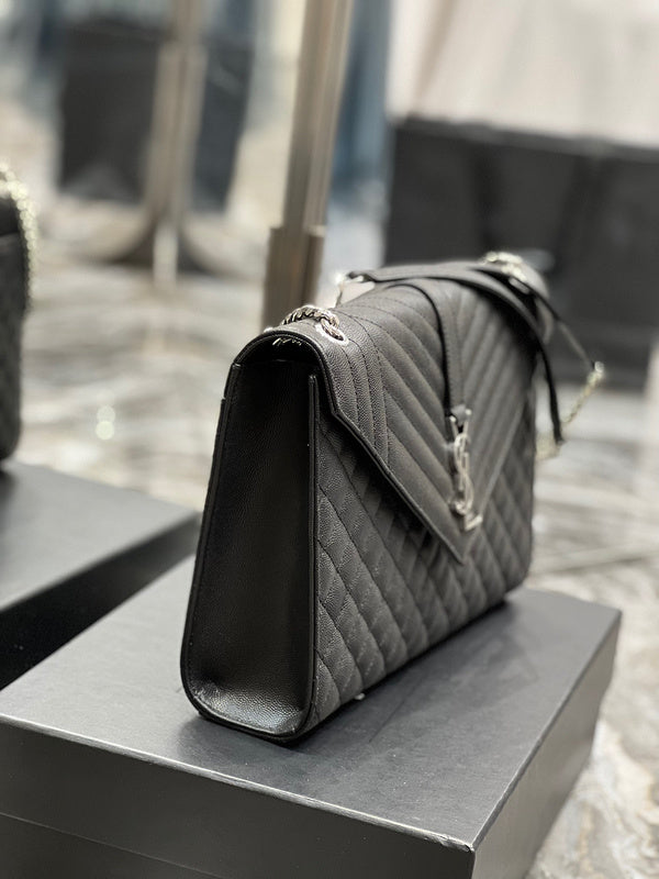 Amelia - YSL Bag - 1886