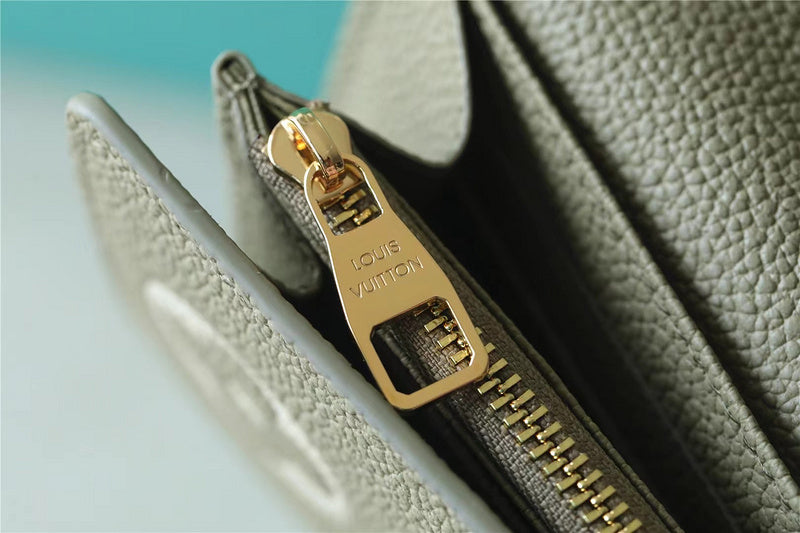 Fan Fashion Lu-Vi bags - 8692