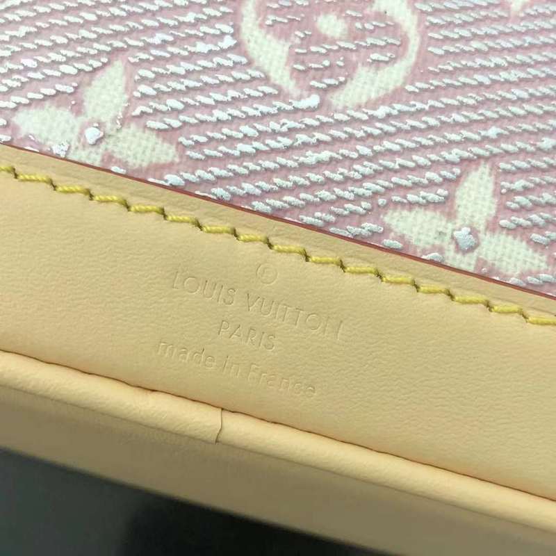 Fan Fashion Lu-Vi bags - 11410