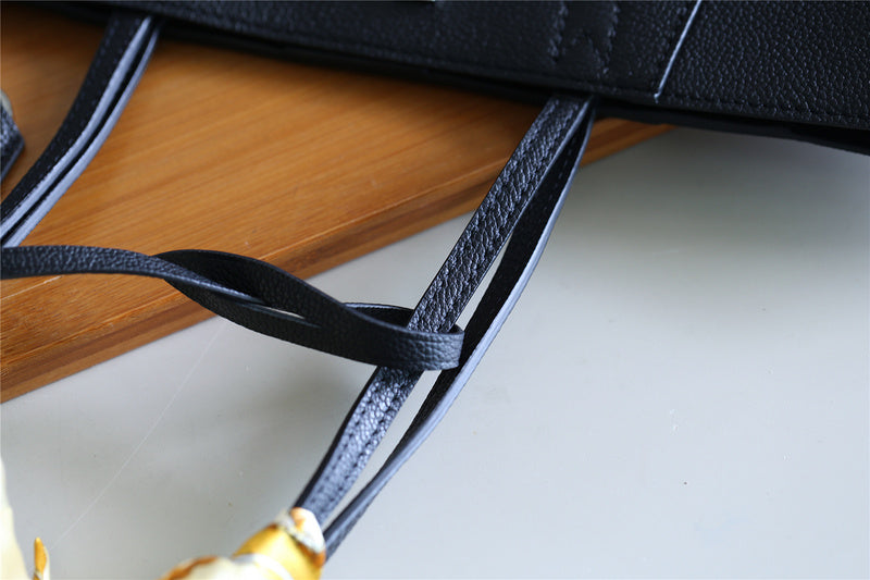 Fan Fashion Lu-Vi bags - 8248