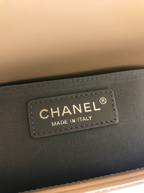 Wellow Bags - Chanel - Bags  - 370