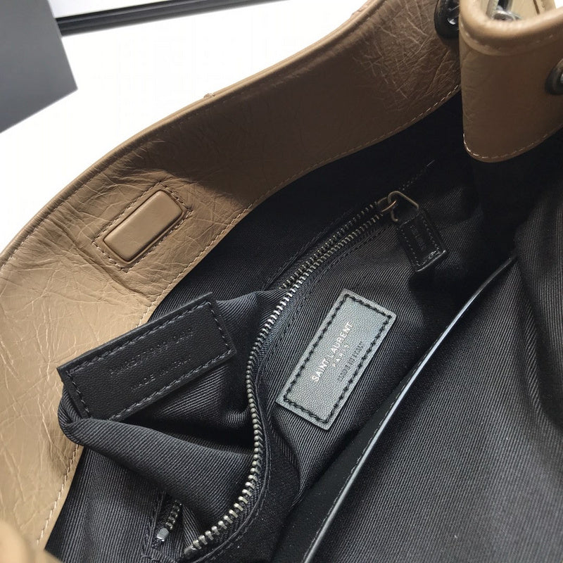 Amelia - YSL Bag - 2339