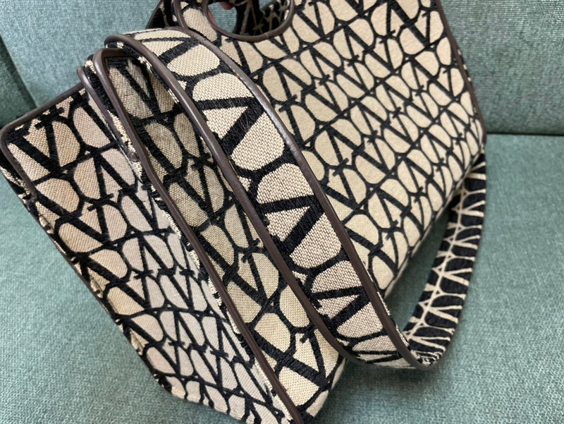 Amelia's Bag Gallery - VEL Bags - 896