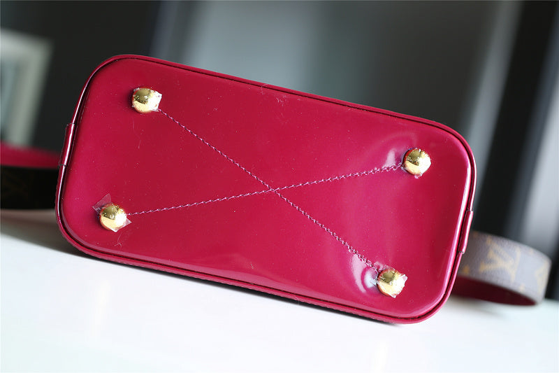 Fan Fashion Lu-Vi bags - 8282