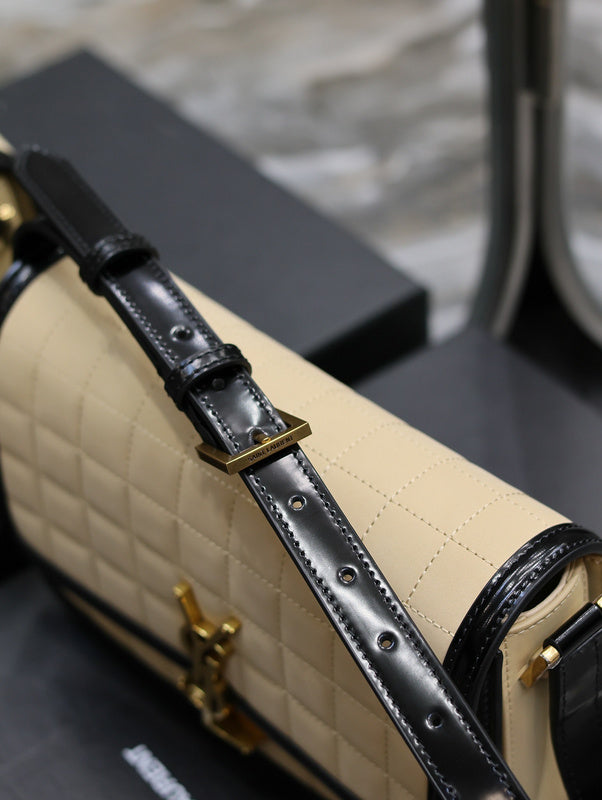 Amelia - YSL Bag - 1843