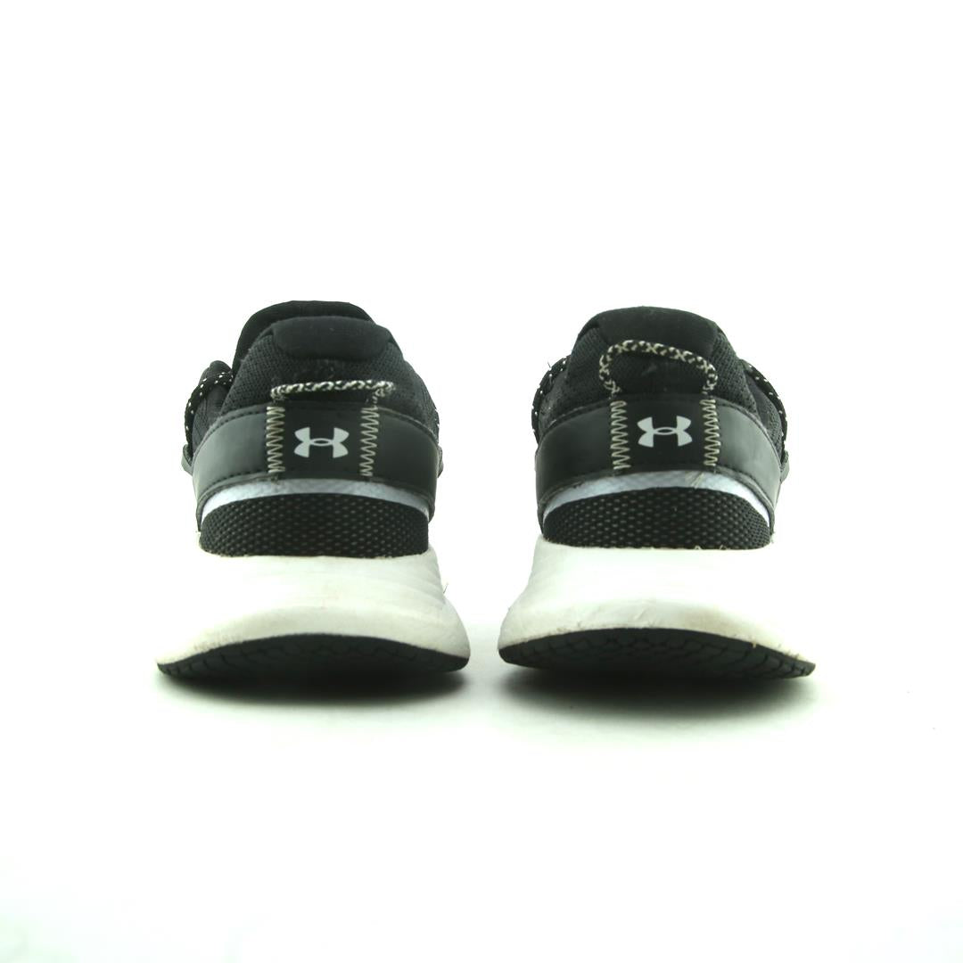 UNDER ARMOUR CHARGED BREATHE